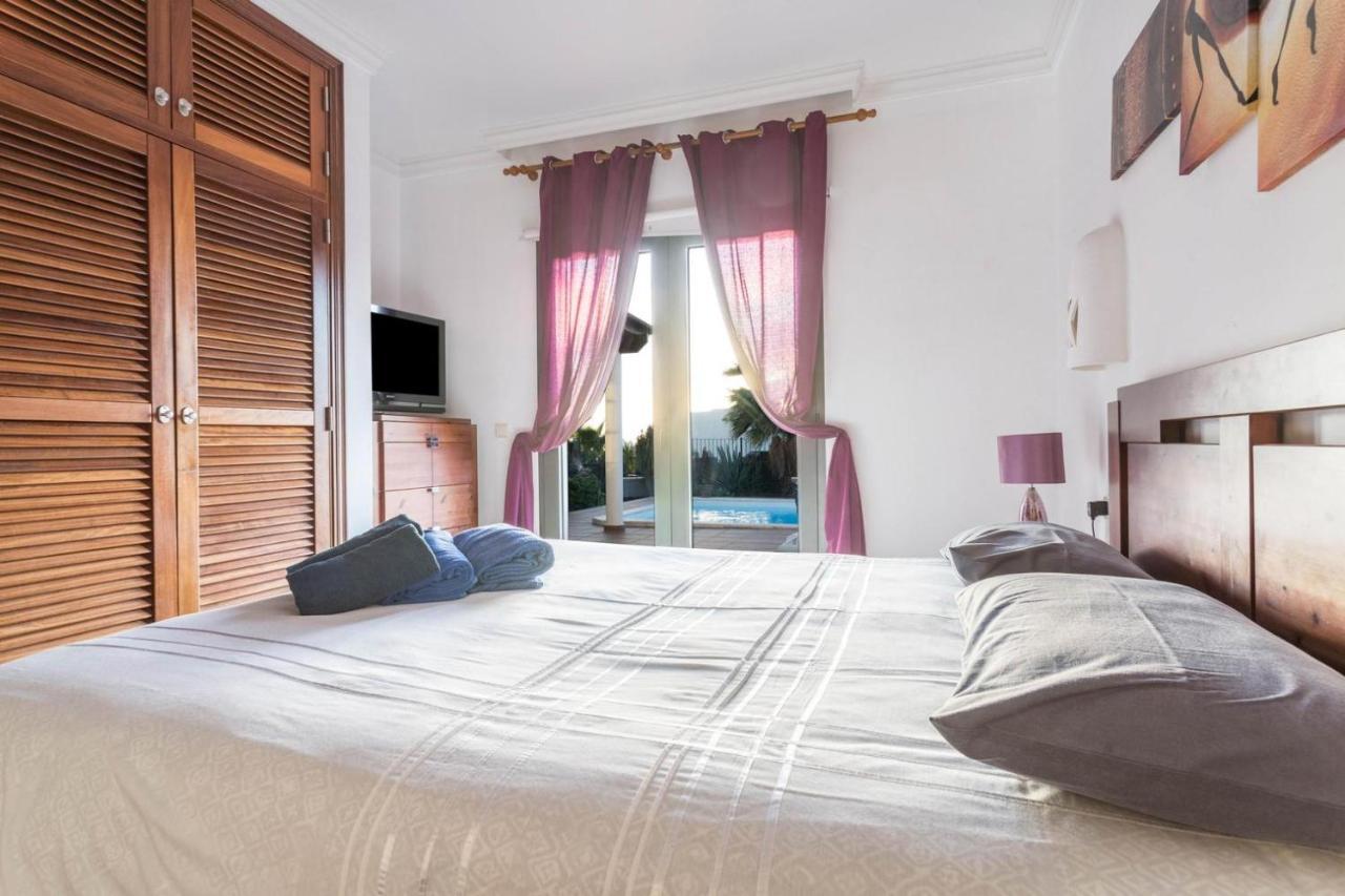 Villa Tania - Villa Independiente Con Piscina Privada Playa Blanca  Ngoại thất bức ảnh