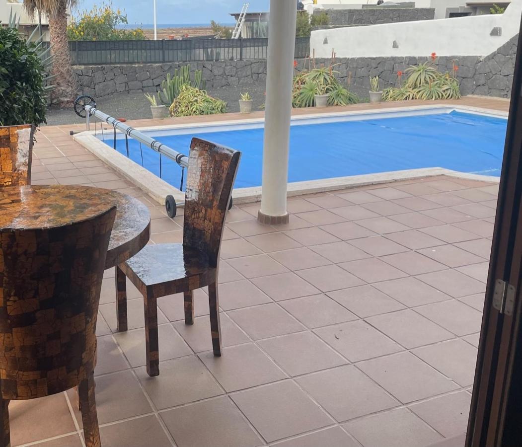 Villa Tania - Villa Independiente Con Piscina Privada Playa Blanca  Ngoại thất bức ảnh